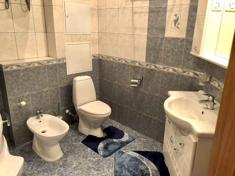 Сдатся квартира в знаменитом сталинском доме с кинотеатром Дружба .