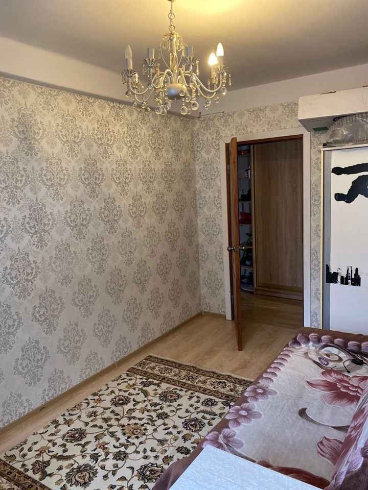 Продается 2 комната в хорошей квартире, 18 и 10 м2.