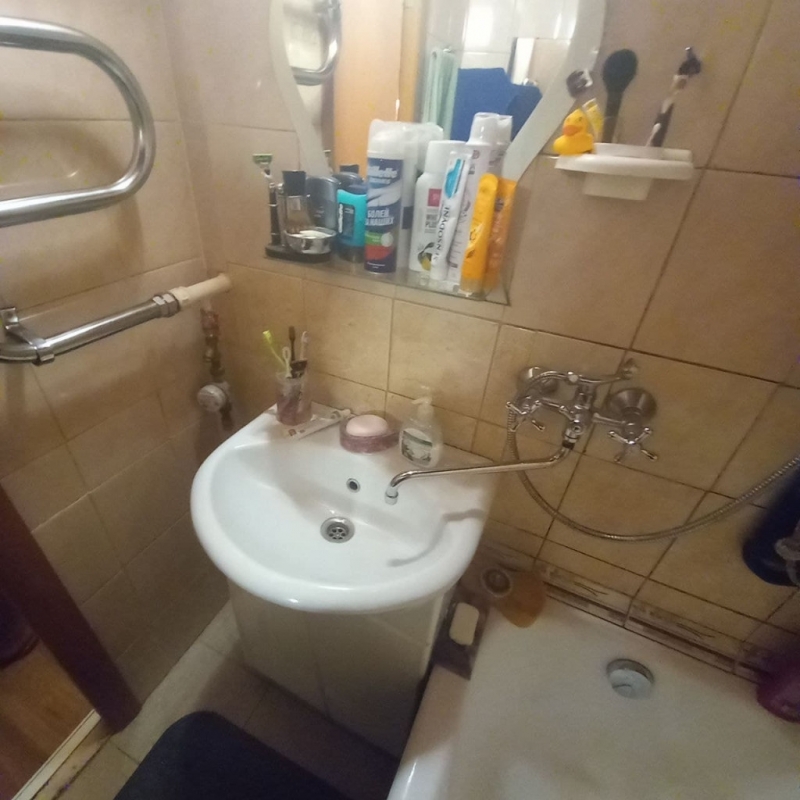 Продается 3-комн. квартира, все комнаты изолированные.