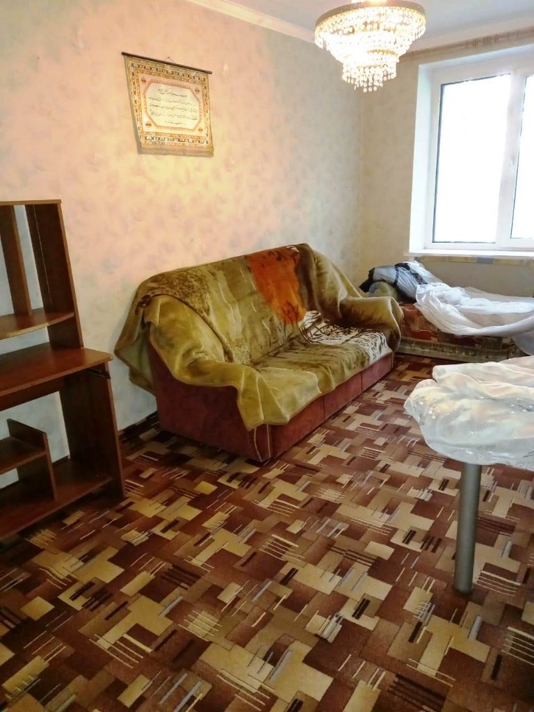 Продается 2-комнатная квартира в хорошем районе.