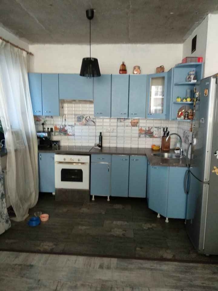 Продается 2-комнатная квартира в хорошем благоустроенном районе.