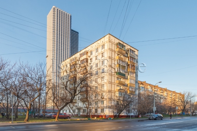 Единственный 9-ти этажный дом, который попал в программу реновации на вторую оче