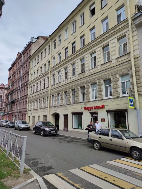 Сдается комната в центре города.