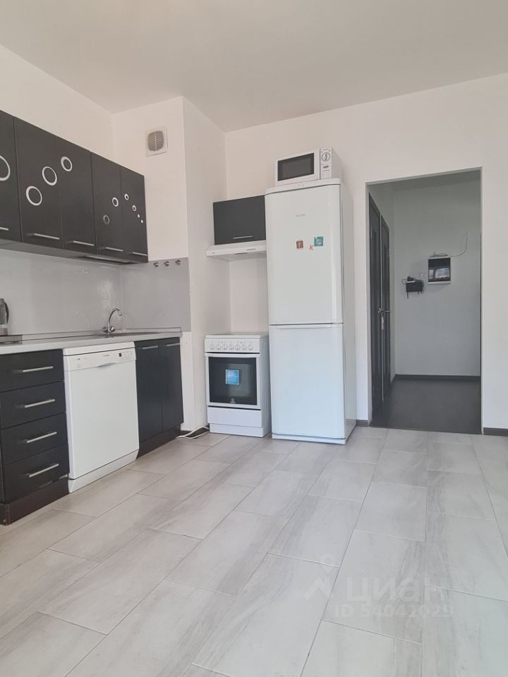 Продается 1-к квартира в хорошем развитом районе.