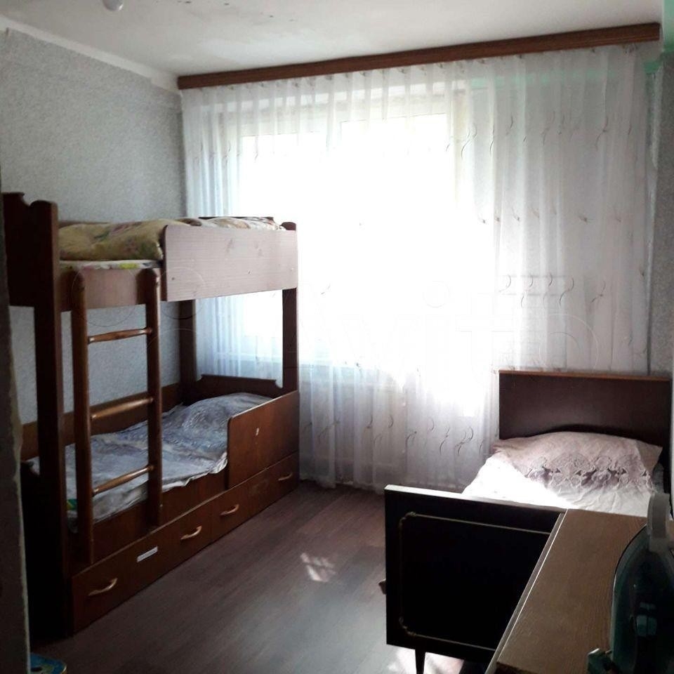 Продается 3-комнатная квартира в хорошем районе.