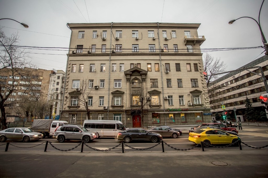 Продам 3-комнатную квартиру в развитом районе по доступной цене.