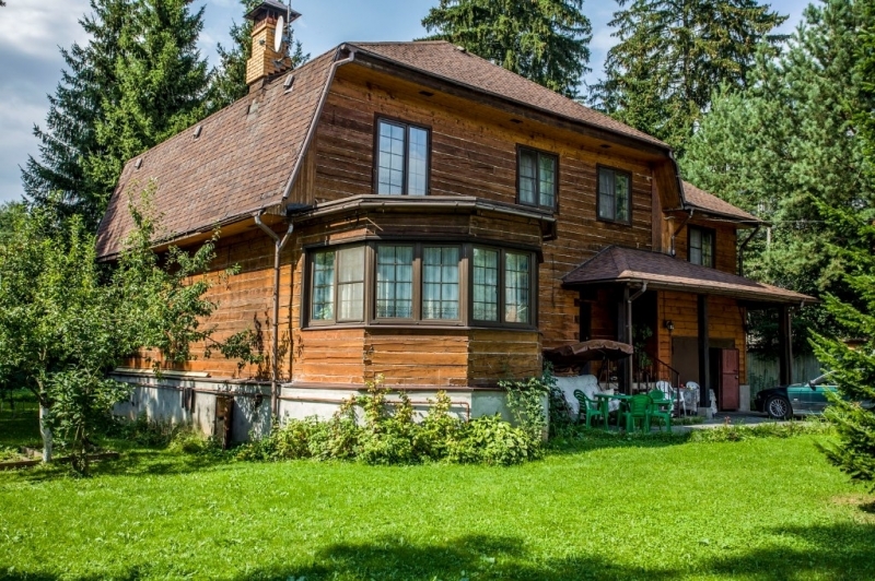 Продается хороший дом.