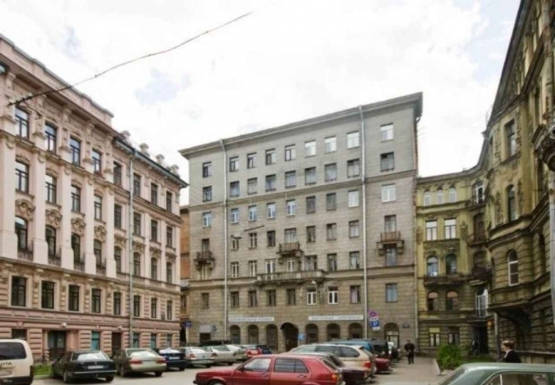 Продается комната в хорошей квартире.