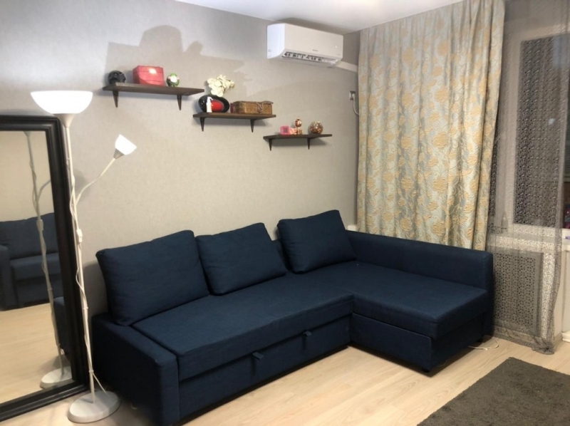 Продается 1-к квартира в тихом районе.