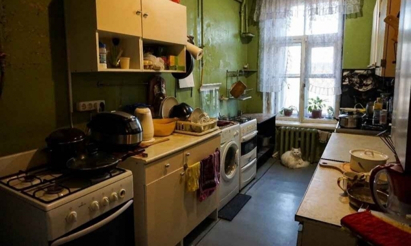 Продается комната, соседи по квартире хорошие.