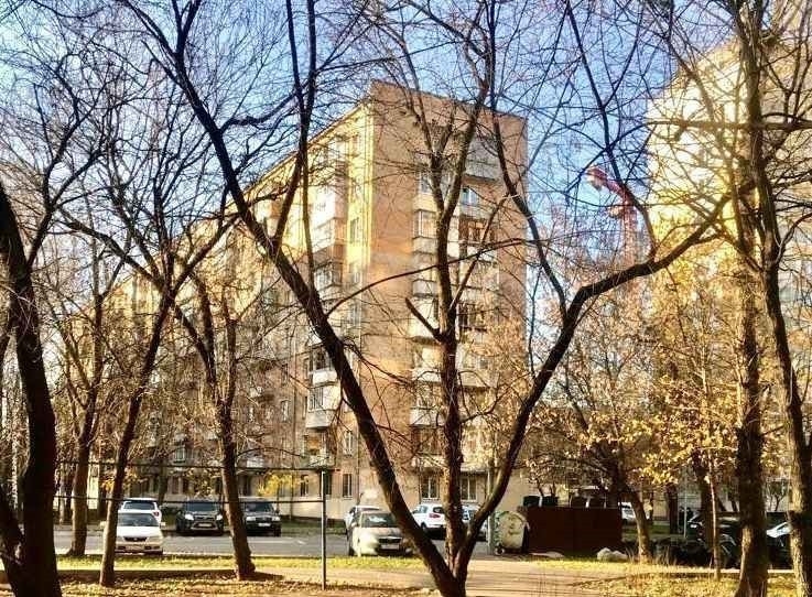 Продам 2-к квартиру в районе с развитой инфраструктурой.