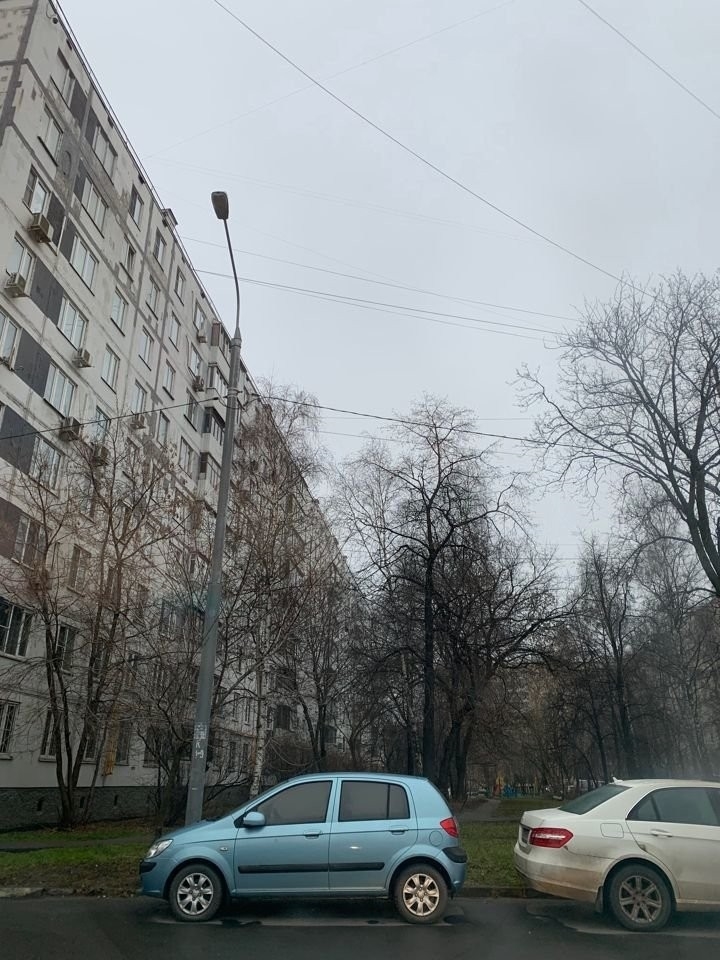 Продается 1-комнатная квартира в развитом благоустроенном районе.