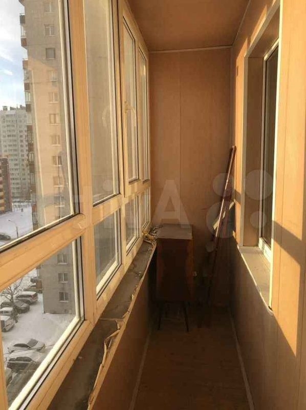 Сдатся на длительный срок 1 комнатная квартира на 8 этаже.