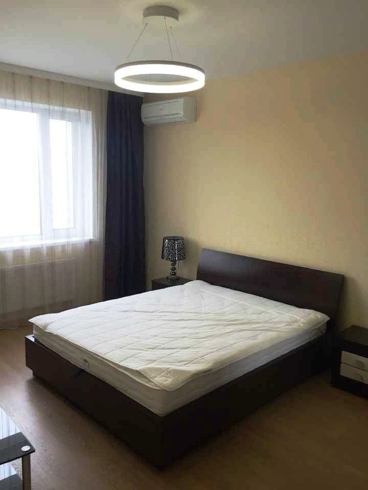 Продам двушку в хорошем районе.