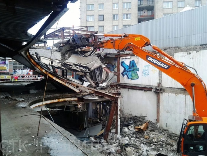 Демонтаж зданий под ключ