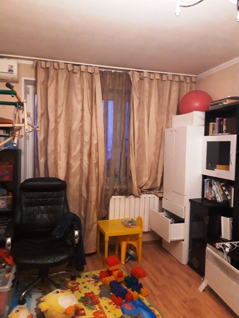 Продается 1-к квартира в хорошем развитом районе.