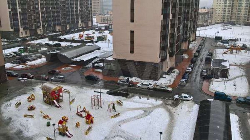 Метро в пешей доступности.