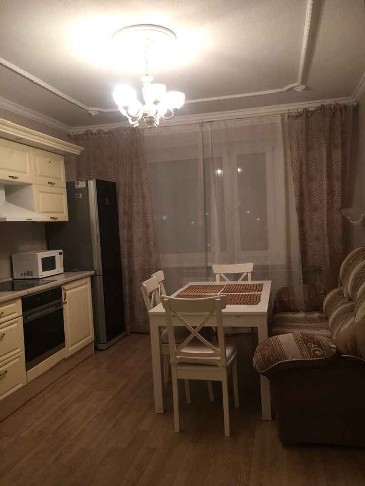 Сдаю светлую и уютную однокомнатную квартиру на длительный срок для граждан РФ.