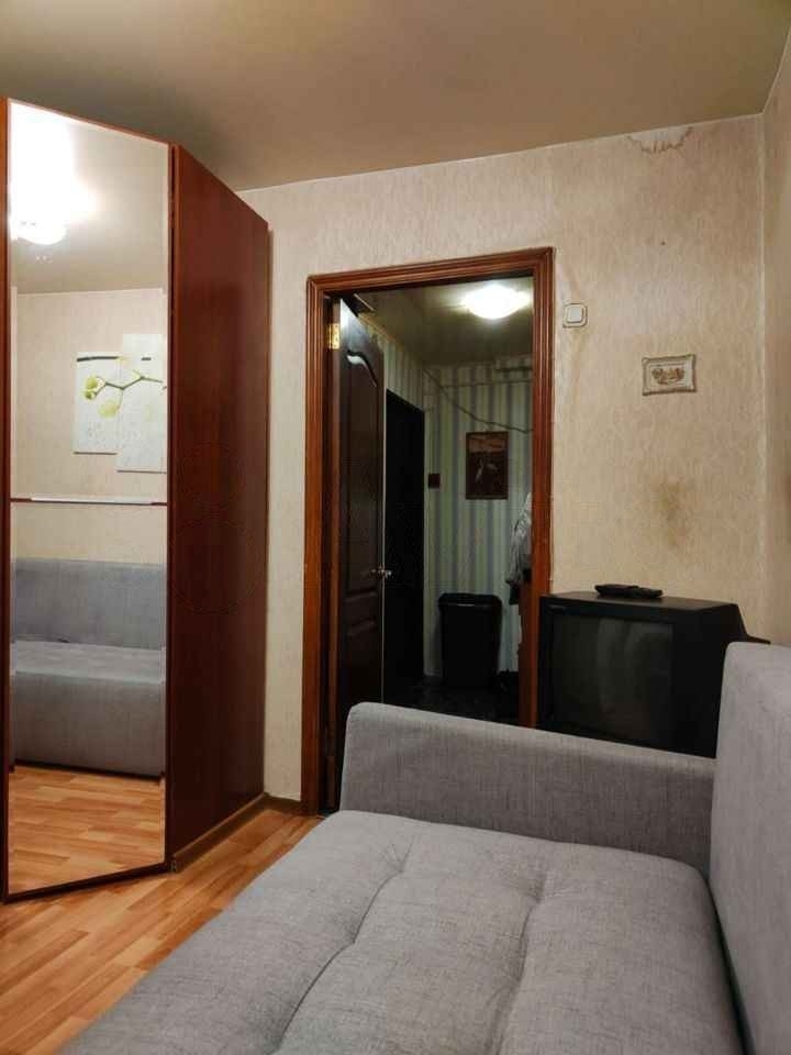 Продам 2-к квартиру в хорошем доме с чистым подъездом.