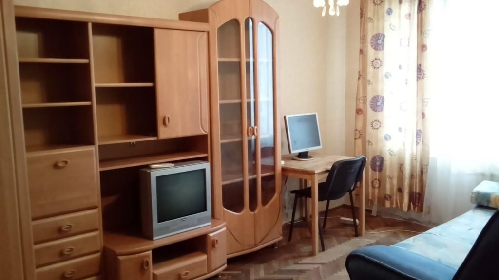 Сдается 3-комн. квартира, все комнаты изолированные.