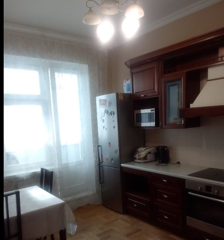 Продается 2-комнатная квартира в хорошем районе.