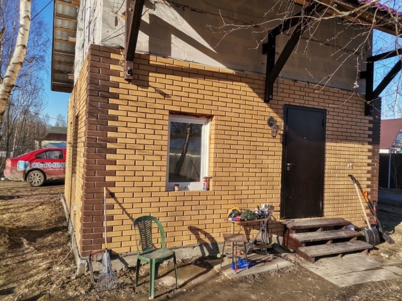 Сдается шикарный дом вблизи от города .