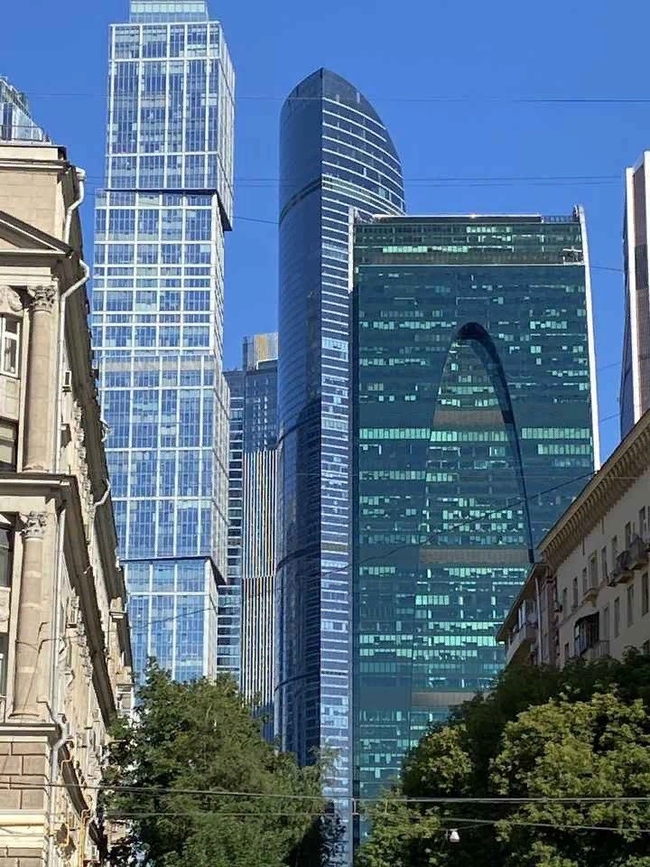 Вы ищете однушку Зоните Предлагаем прекрасный вариант.