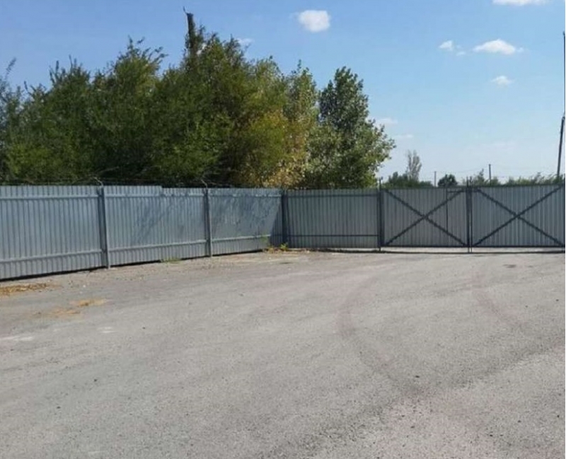 Участок земли 300м2 коммерческого назначения в аренду