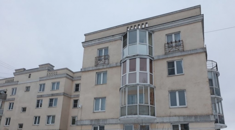 Продается 3-комнатная квартира в хорошем благоустроенном районе.