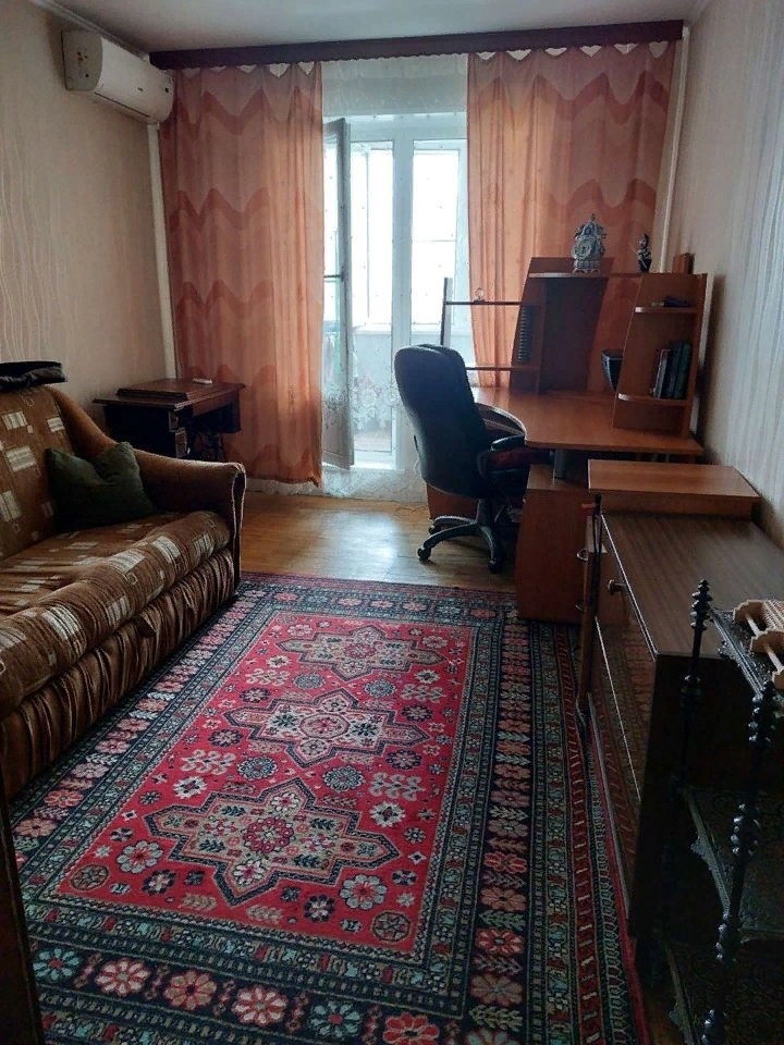 Трехкомнатная квартира в аренду по хорошей цене.