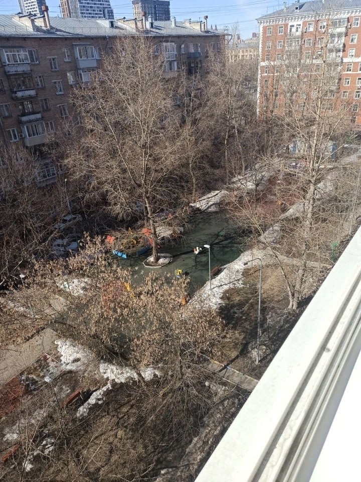 Продается 2-к квартира в прекрасном благоустроенном районе.