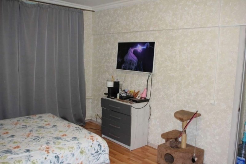 Продается 1-к квартира в тихом районе.