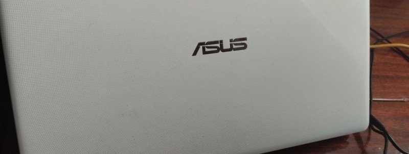 Ноутбук asus