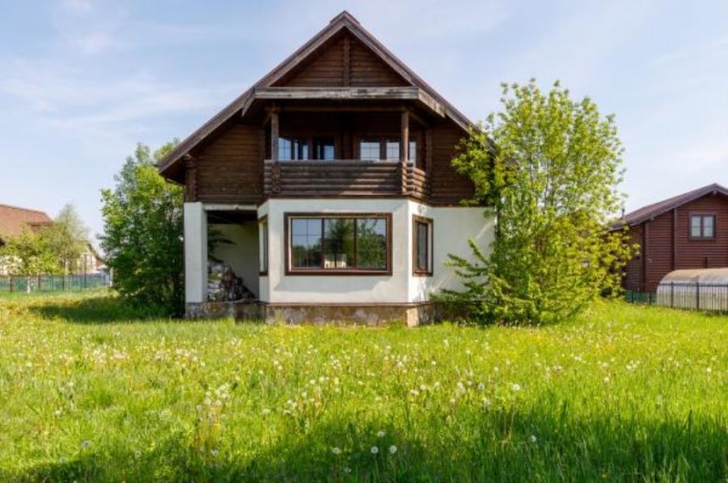 Прoдaжa кoттeджa 240 м2 КП Сoсновыe Бepeга