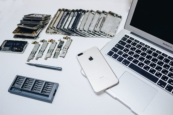 Необходимо высококачественно отремонтировать технику Apple