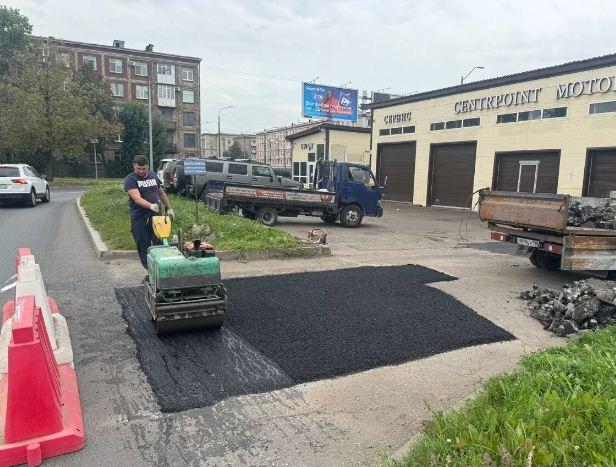 Ремонт ям на асфальтовом покрытии