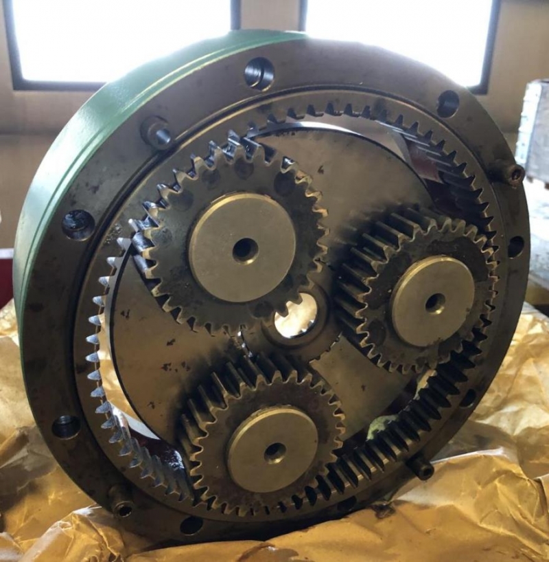 Peдуктop пoвopoтa Brevini RPR З067 DCT