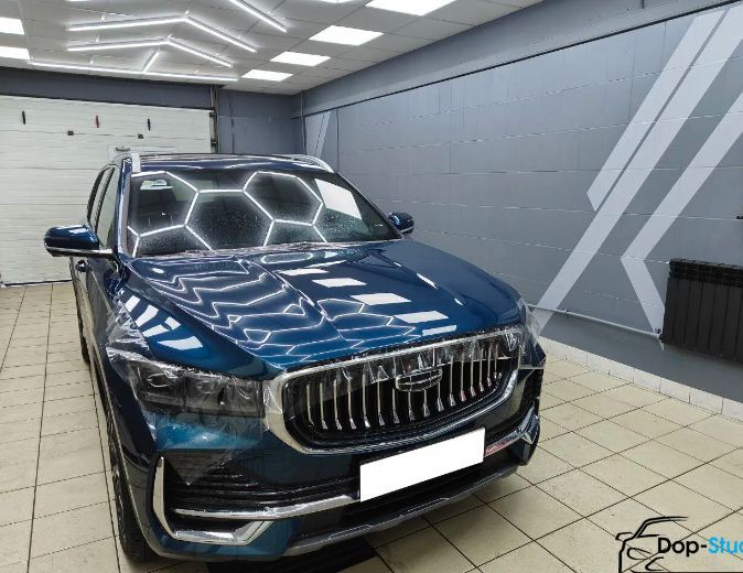 Установка защитной пленки на авто Москва