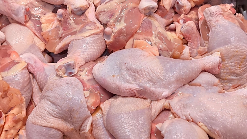 Оптовые продажи мяса собственного производства.