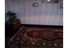 В 3-х комнатной квартире проживает семейная пара и молодой человек все снимают