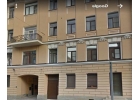 комната светлая чистая мебелированная , коммуналка Рядом с метро, бли ...