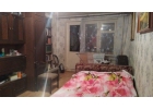 Продается трехкомнатная квартира, требующая косметического ремонта.
