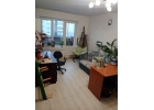 Продается двушка в хорошем районе.