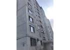 Предлагаются на продажу две комнаты в трехкомнатной квартире.