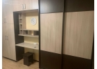 Рядом с домом есть автобусная остановка, откуда отправляются автобусы и маршрутк