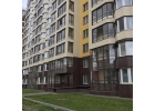 Рядом с домом есть автобусная остановка, откуда отправляются автобусы и маршрутк