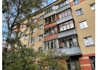 Продается 2-комнатная квартира в центре города.