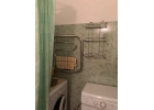 В квартире Продается комната.