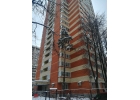 Продается 3-комнатная квартира в хорошем районе.